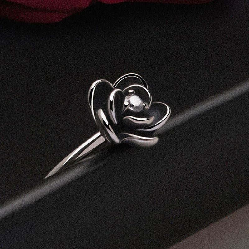 ZWARTE DAHLIABLOEMIGE RING Belleza