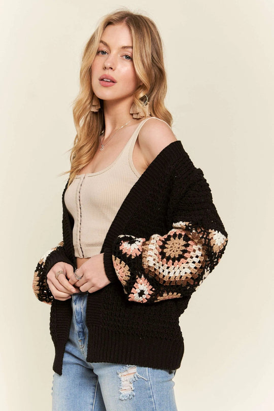 Dames Cardigan Gehaakt met Multi-kleurige Mouwen 3