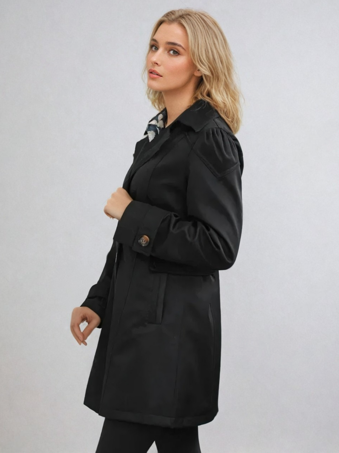 Dames Trenchcoat Getailleerd Voor Een Verfijnde Look 4