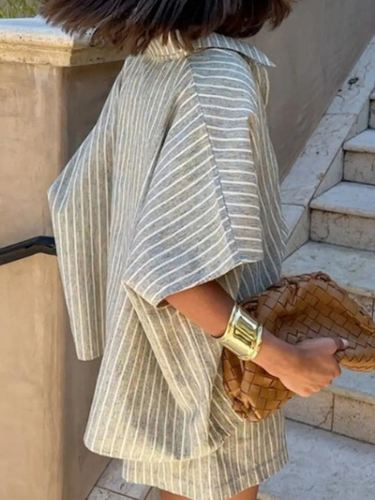 Dames Twee-delige Set met Gestreepte Linnen Shirt en Shorts 3