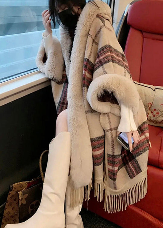 Dames Wollen Jas met Roze Bontkraag en Kwastjes 1