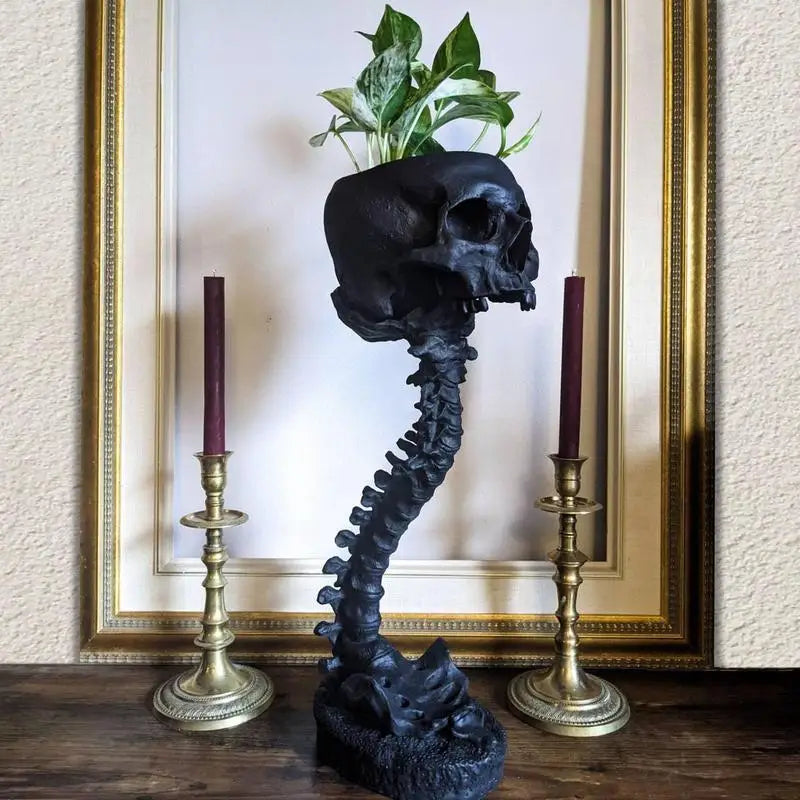 Gothic Planter met Schedel en Wervel voor Planten 2