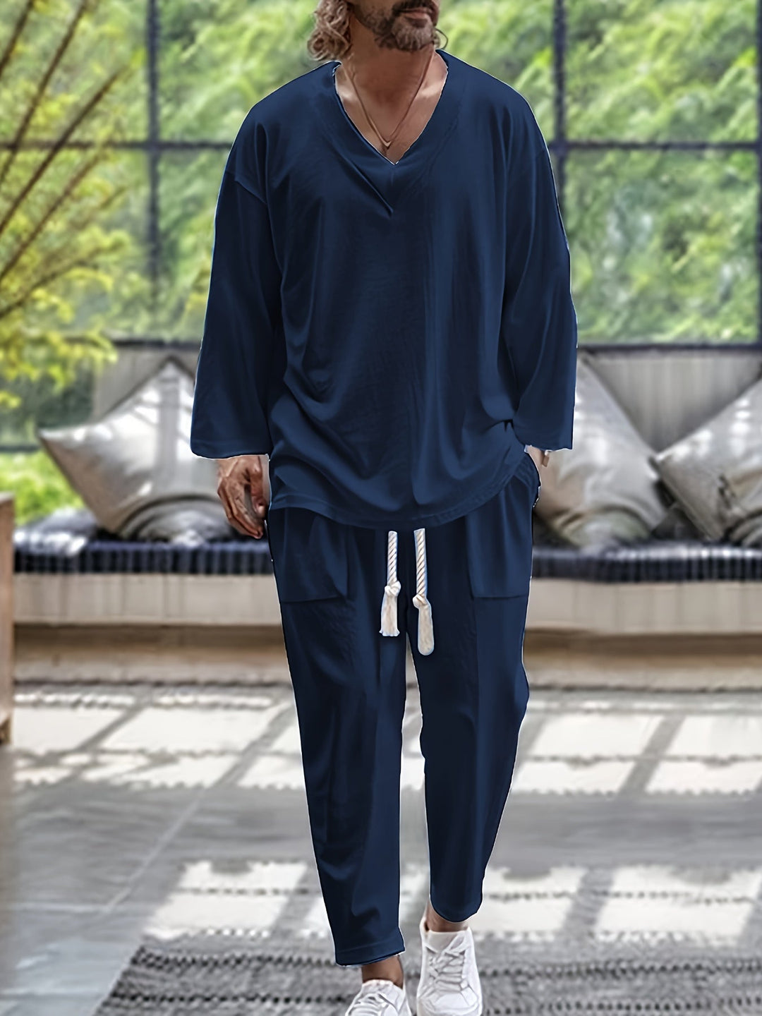 Heren Loungewear Set V-Hals Lange Mouwen Top en Ontspannen Pasvorm Broek met Zakken 4