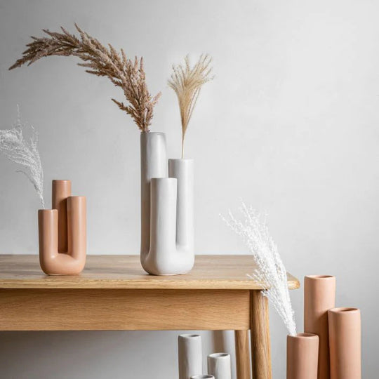 Moderne Decoratieve Vaas Drievoudige Buis voor Stijlvolle Interieurs 0