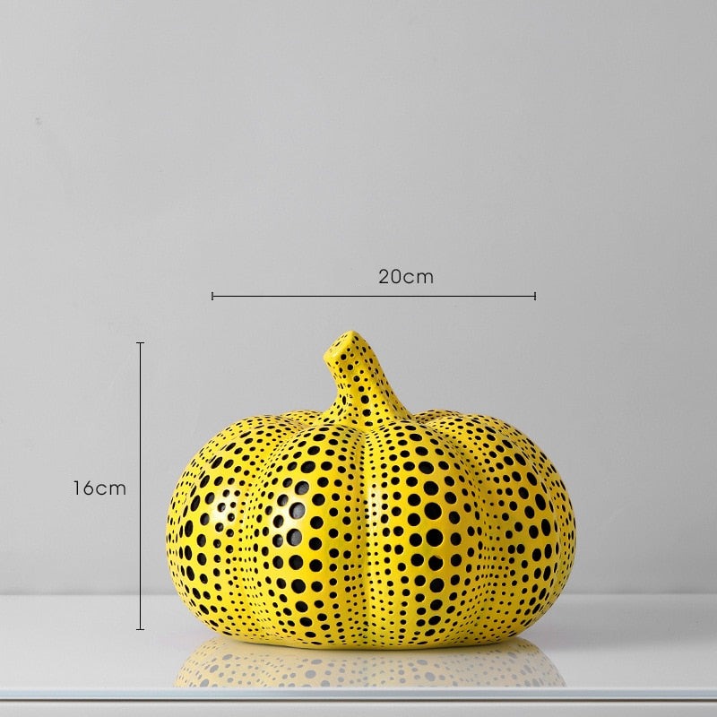 Moderne Pompoen Sculptuur in Kusama-Stijl 6