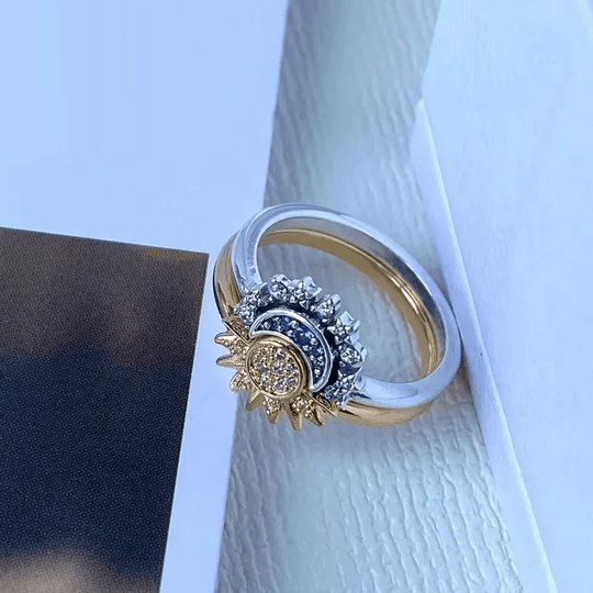 Zilveren Ring met Maan- en Zonontwerp 1