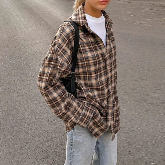 Vintage geruite damesblouse met lange mouwen