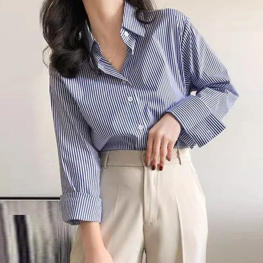Klassiek gestreepte damesblouse