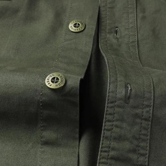 Heren shirt met lange mouwen in militaire stijl
