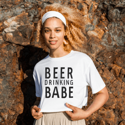 Bierdrinkende Babe T-shirt Belleza