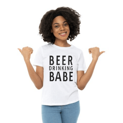 Bierdrinkende Babe T-shirt Belleza