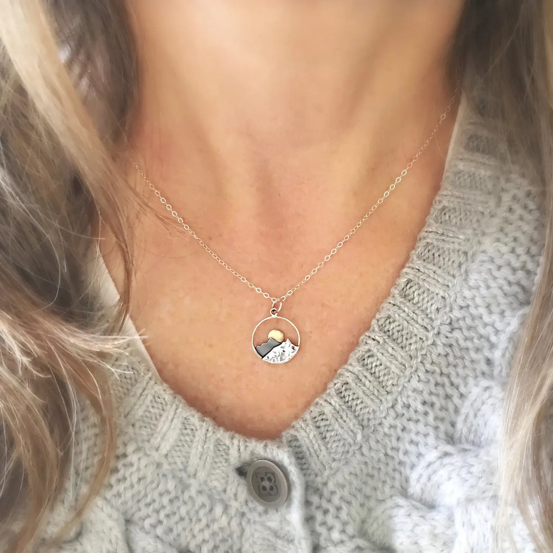Berg en oceaangolven ketting
