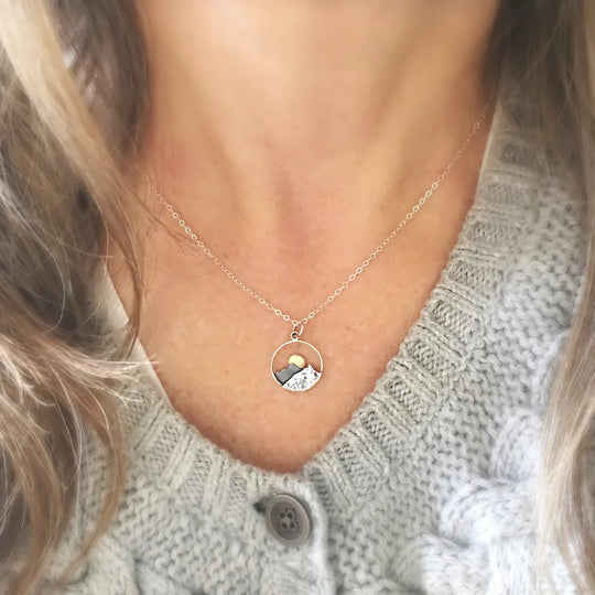 Berg en oceaangolven ketting