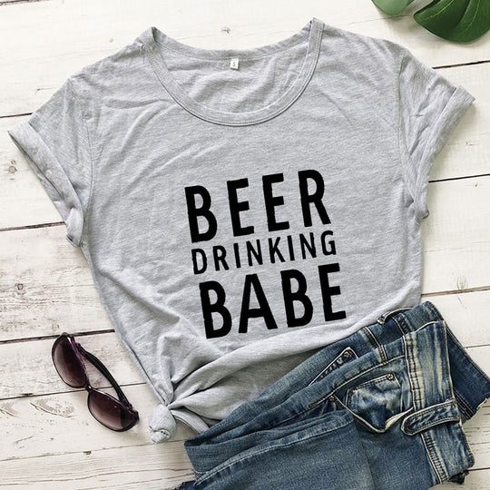 Bierdrinkende Babe T-shirt Belleza