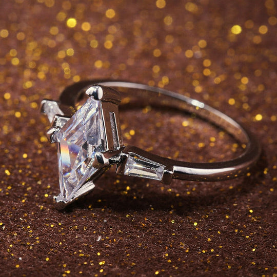 Horse Eye Solitaire Verlovingsring Belleza