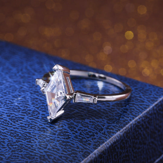 Horse Eye Solitaire Verlovingsring Belleza