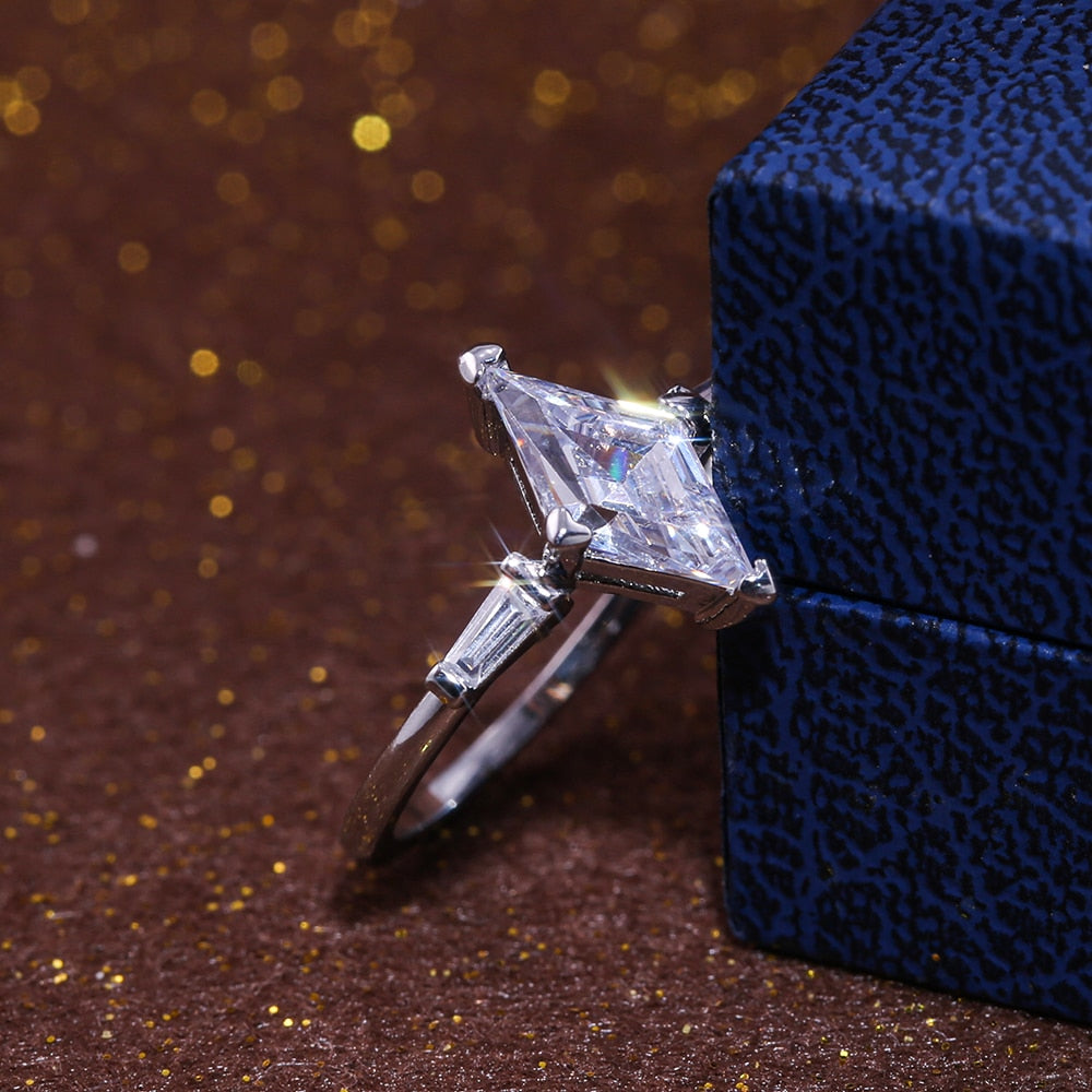 Horse Eye Solitaire Verlovingsring Belleza