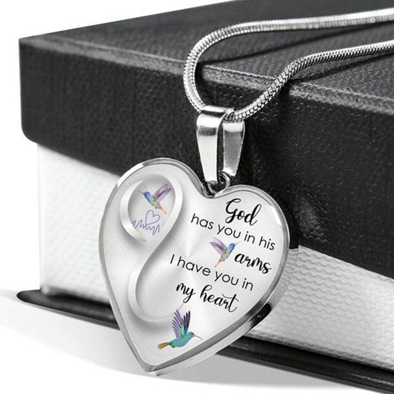 God Heeft je In Zijn Armen Kolibrie Ketting Belleza