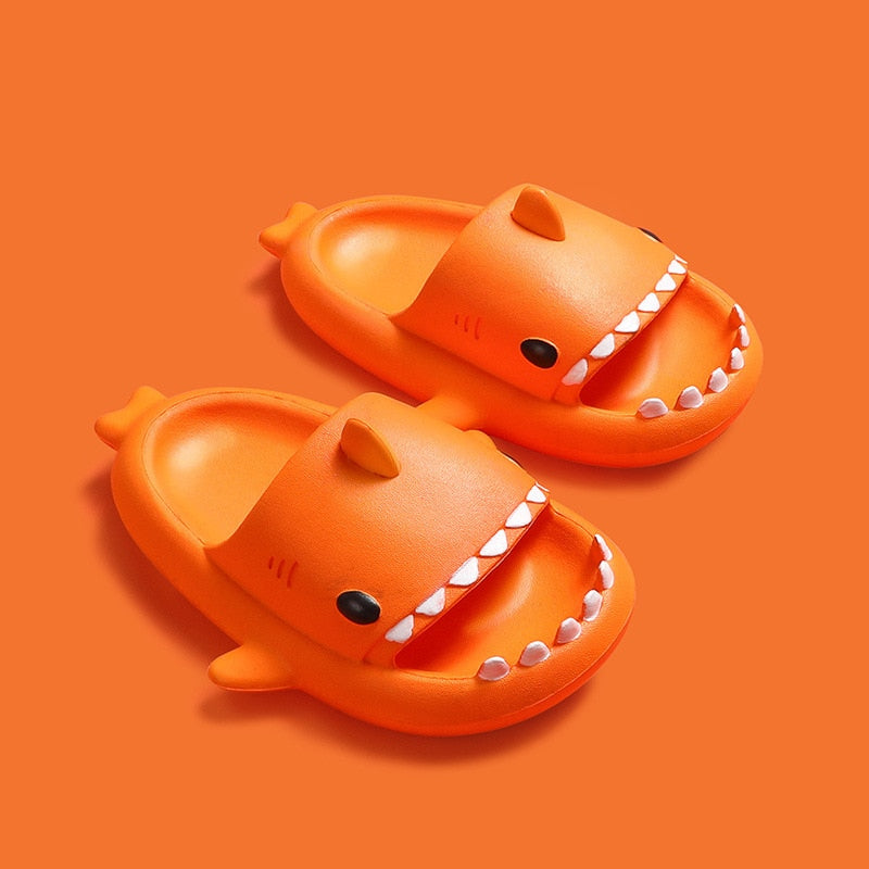 Baby en kinder slippers met haai Belleza