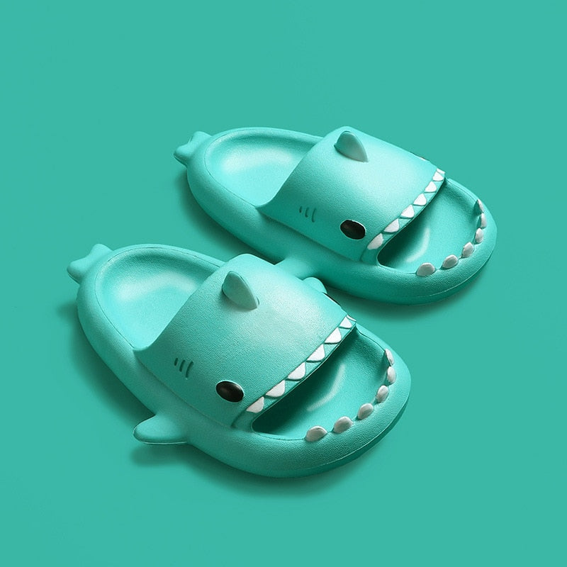 Baby en kinder slippers met haai Belleza