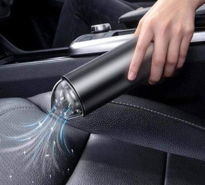 Handstofzuiger voor in de auto