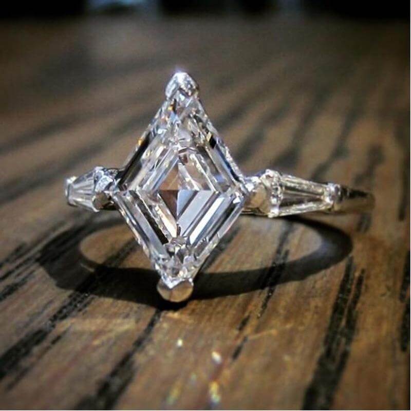 Horse Eye Solitaire Verlovingsring Belleza