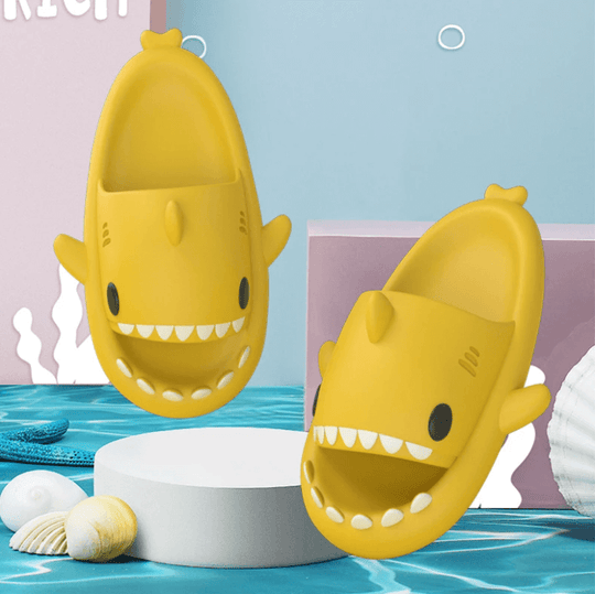 Baby en kinder slippers met haai Belleza